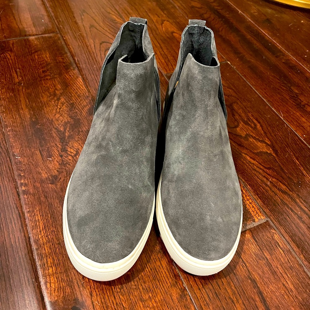 BNWT Birdies Falcon Water-Resistant sneaker booties in Graphite grey size 7.5
